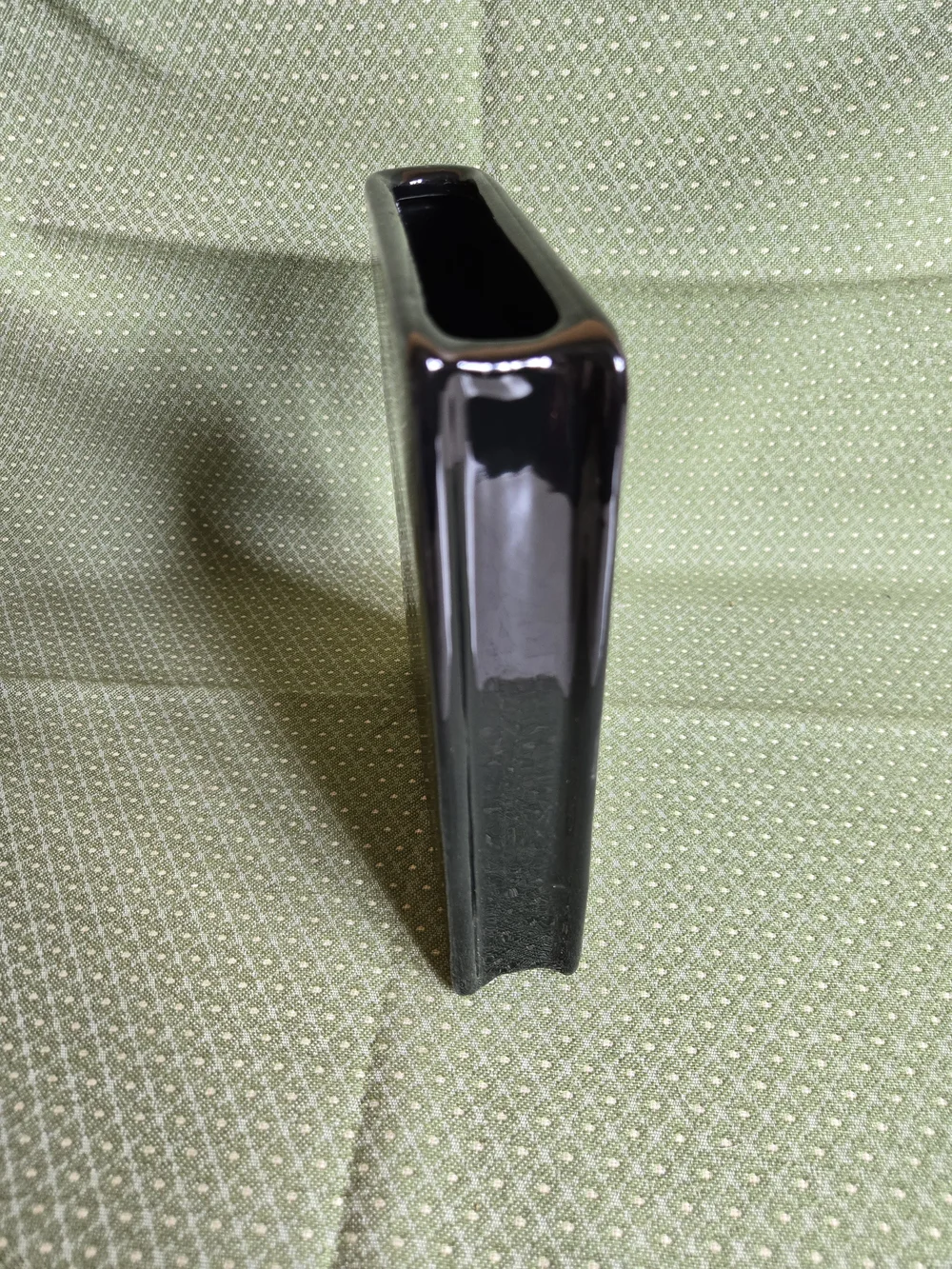 N/A sleek glossy