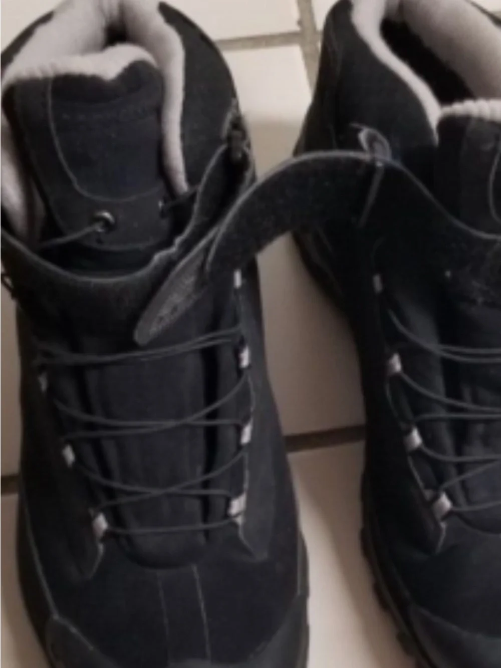 Salomon lace up