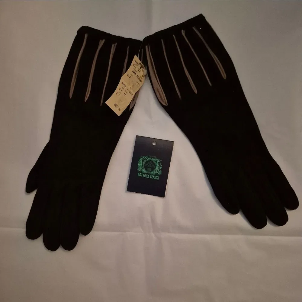 Bottega Veneta chic gloves