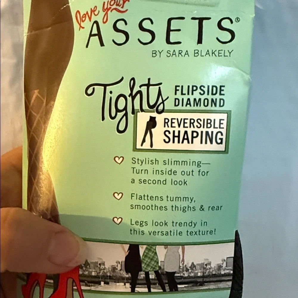 ASSETS by Sara Blakely chic black