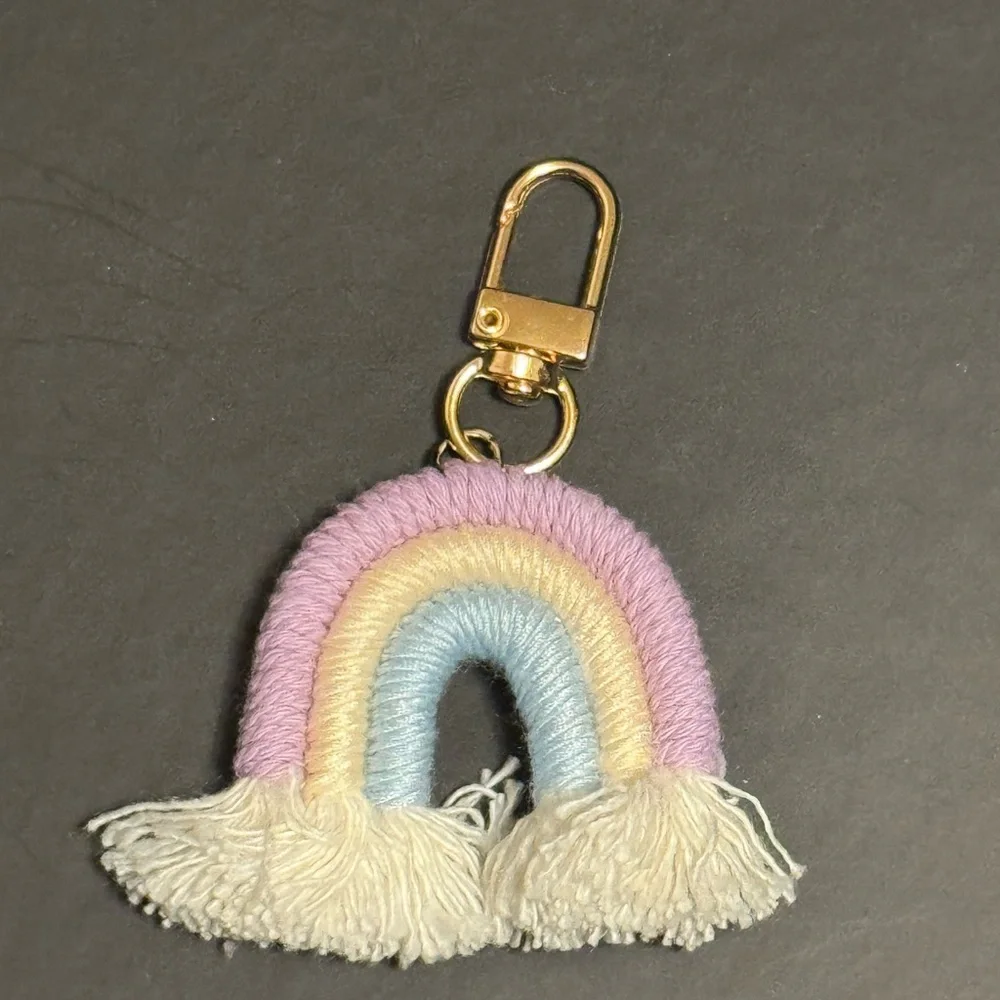 N/A rainbow keychain