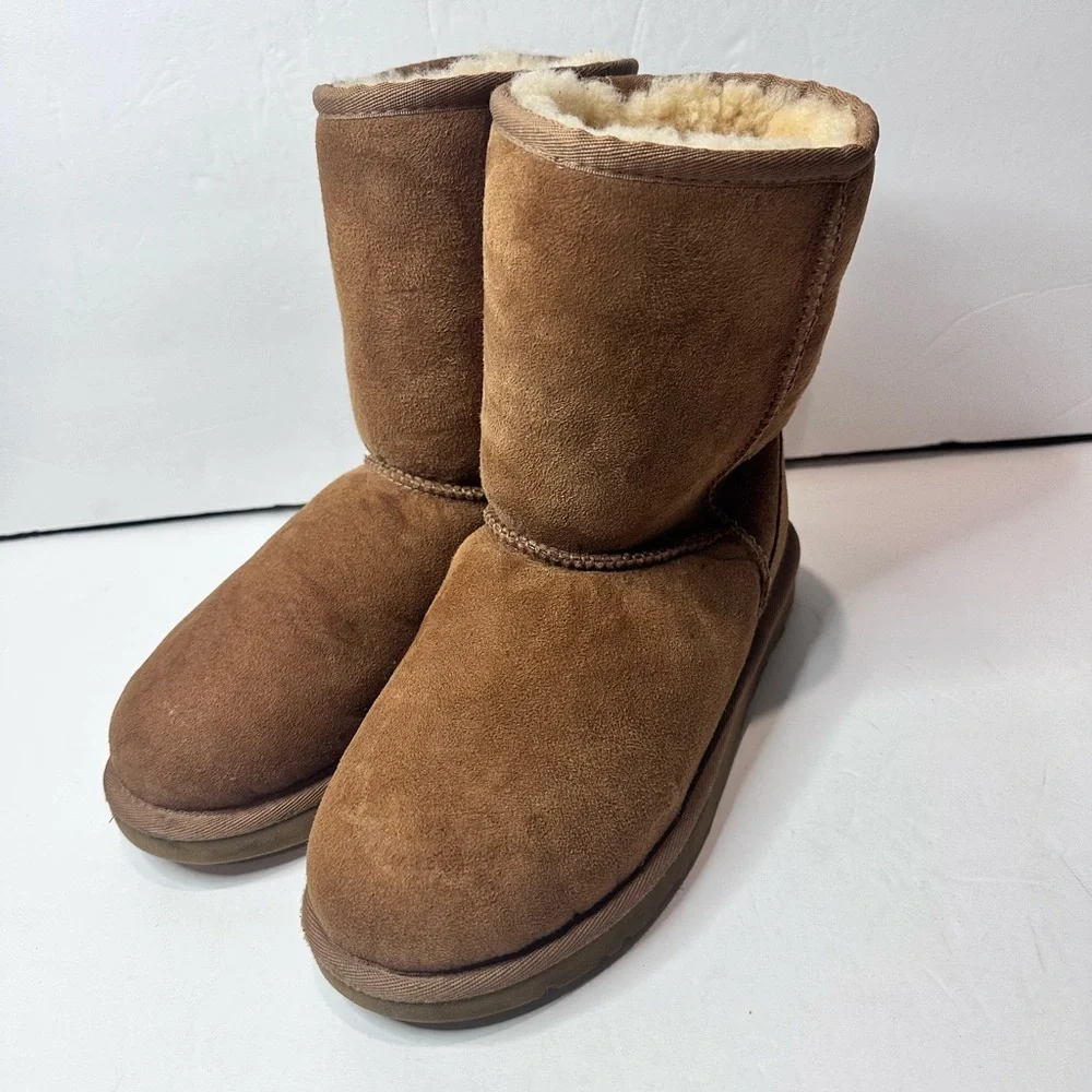 UGG warm stylish