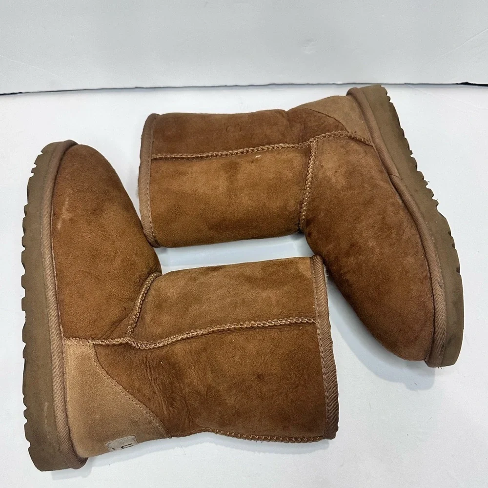 UGG warm stylish