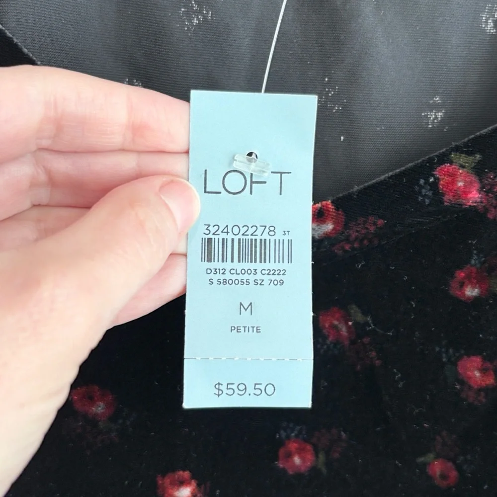 NWT Loft Velvet Floral Puff Sleeve Top Black Red Women’s Size Medium Petite