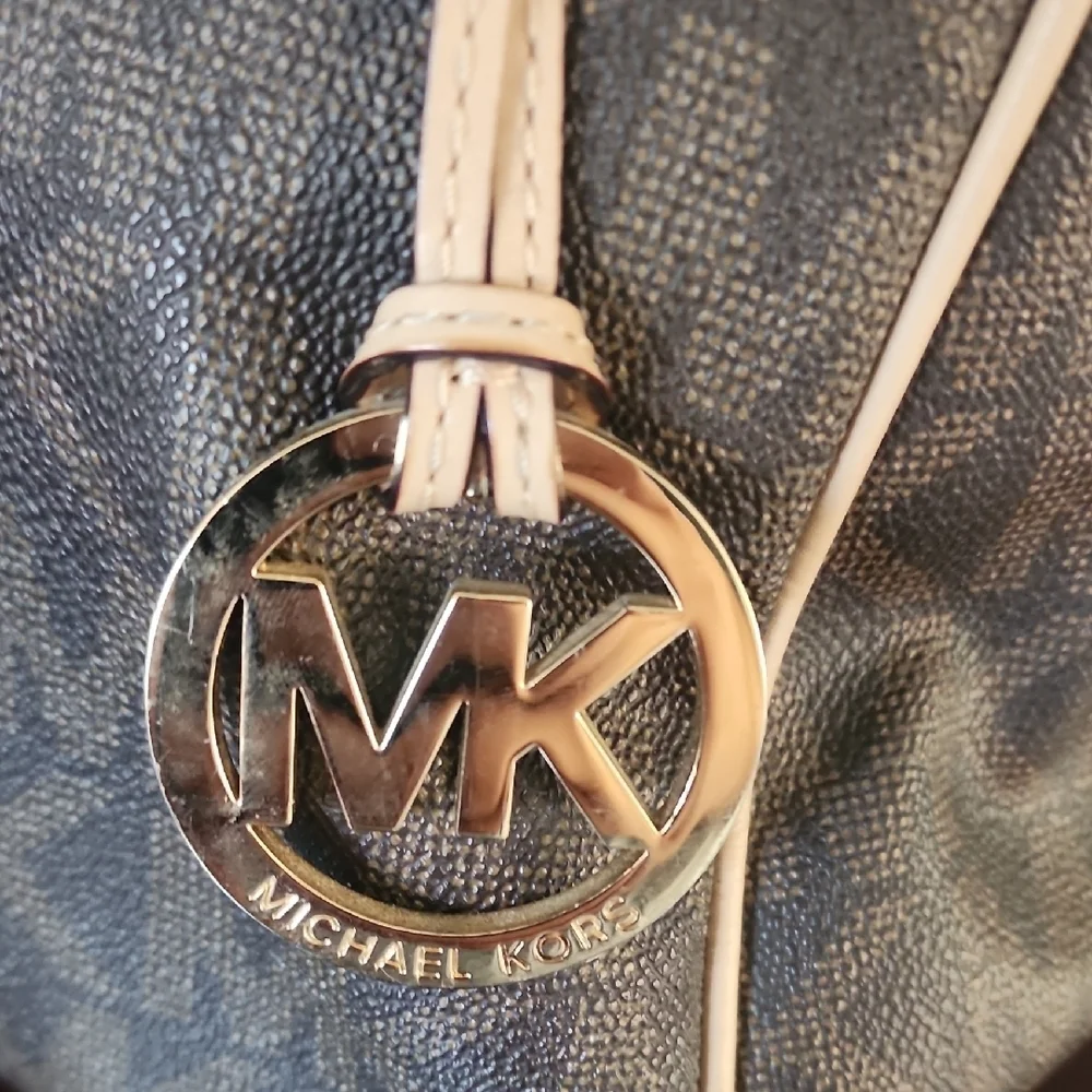 Michael Kors classic michael