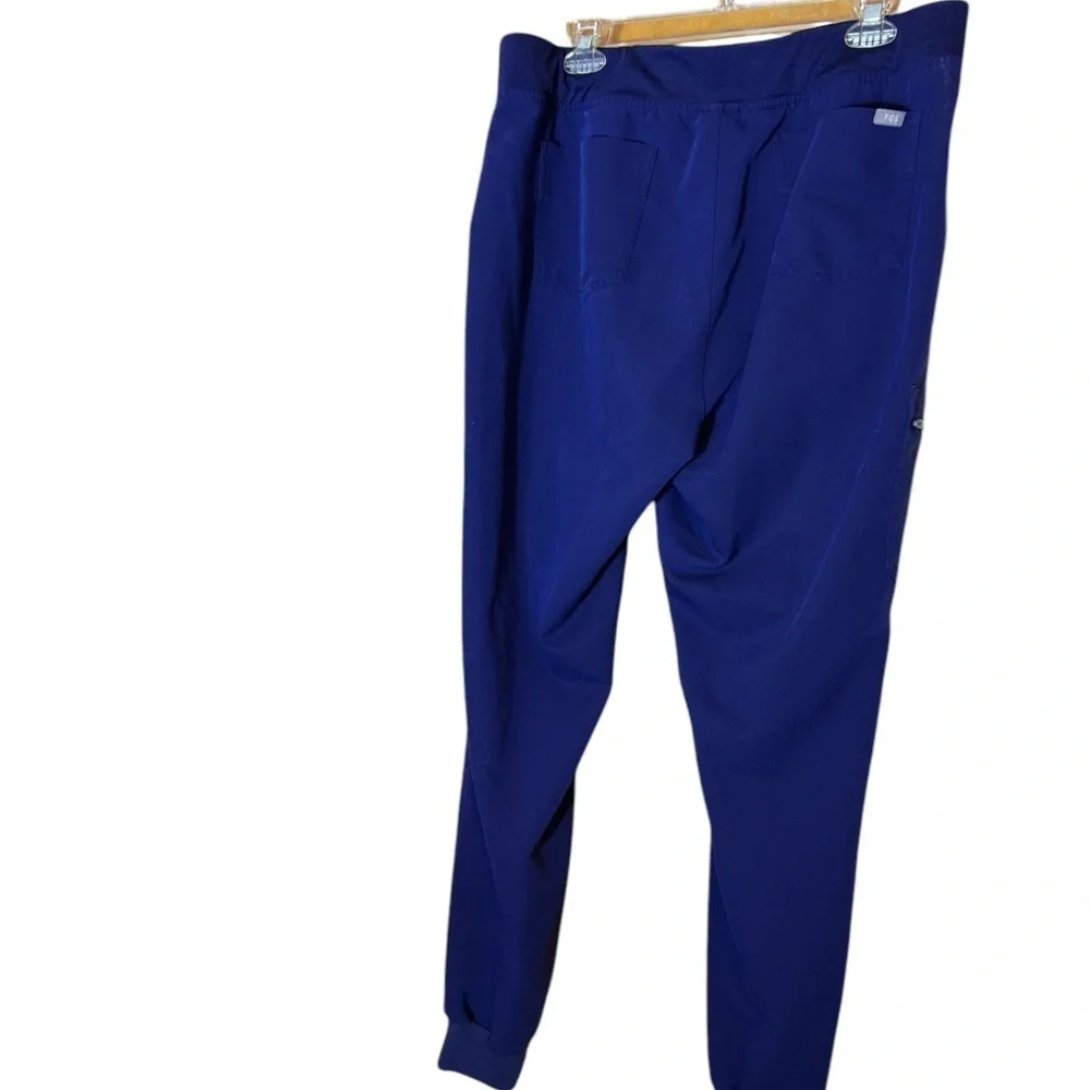 Figs comfortable trendy