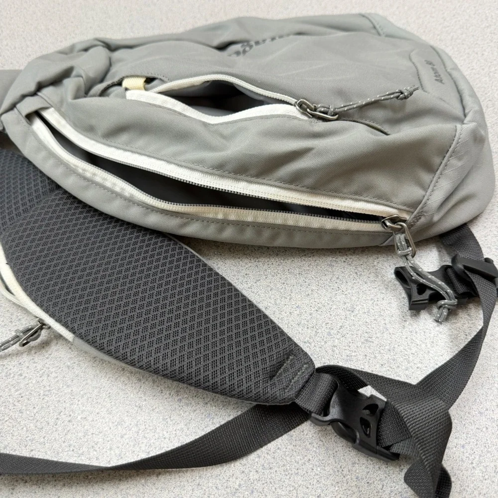 Patagonia atom sling