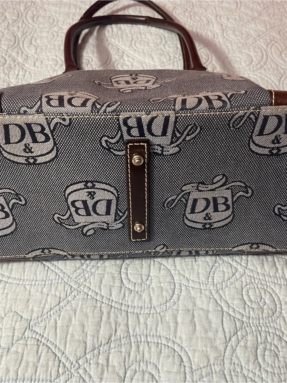 Dooney & Bourke stylish db