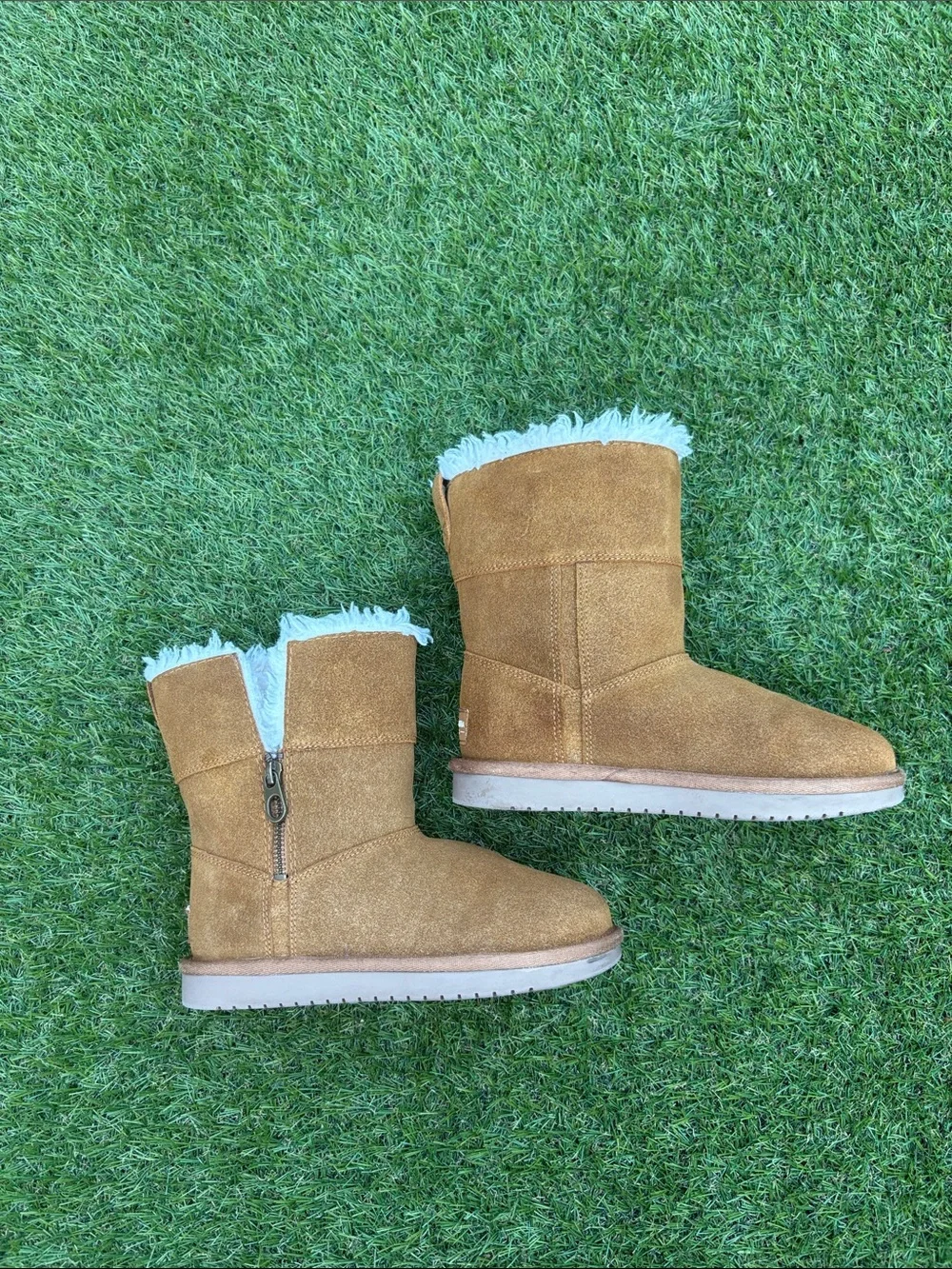 Koolaburra chestnut suede