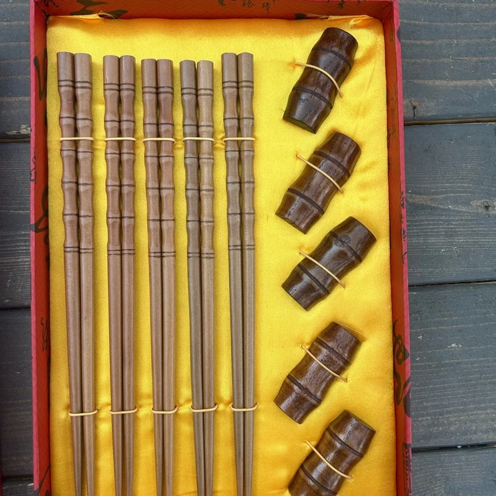 N/A used chopsticks smoke