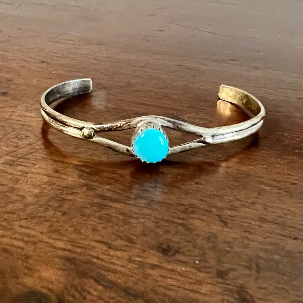 ⭐️Host Pick⭐️ Vintage Baby Silver & turquoise bracelet