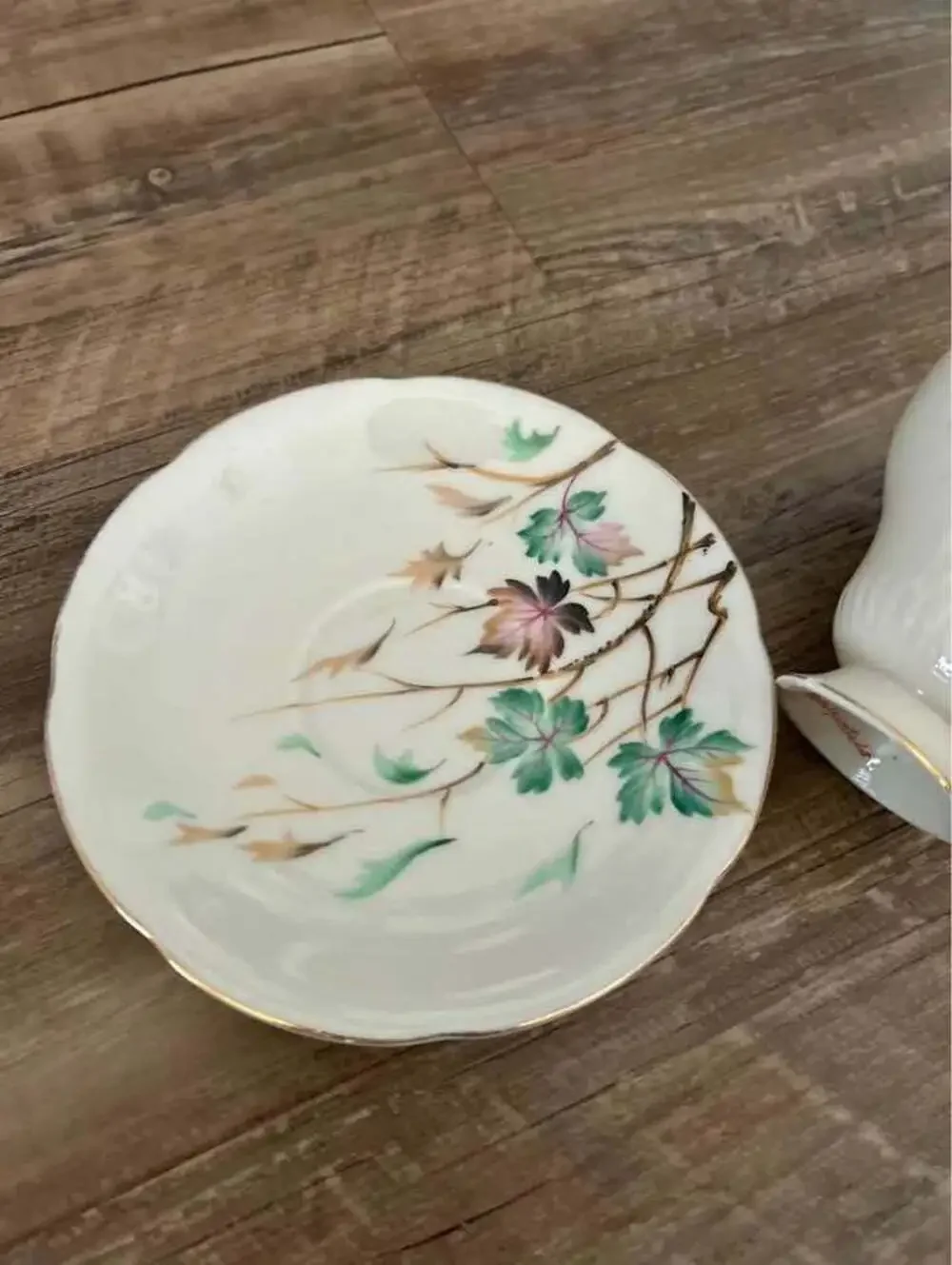 N/A elegant porcelain