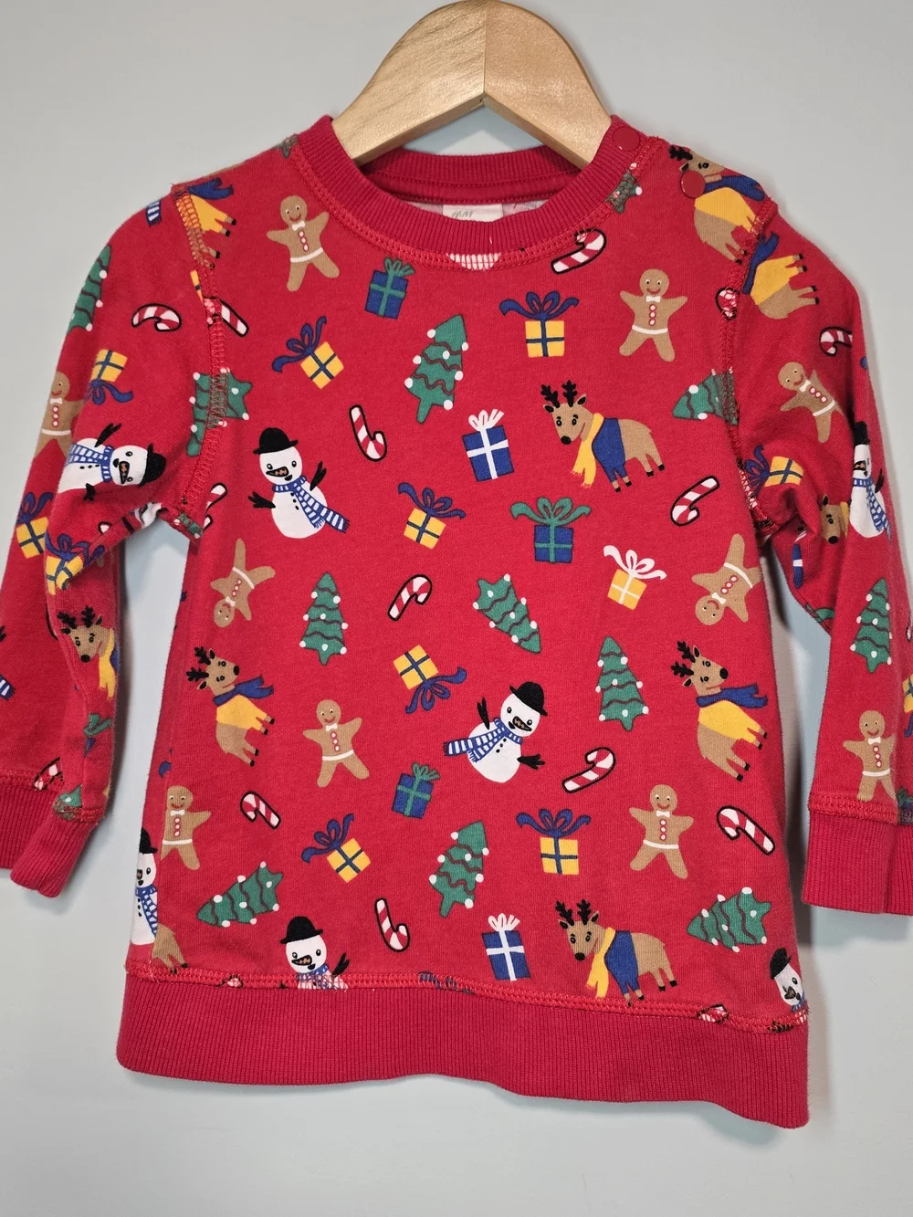 H&M bright red
