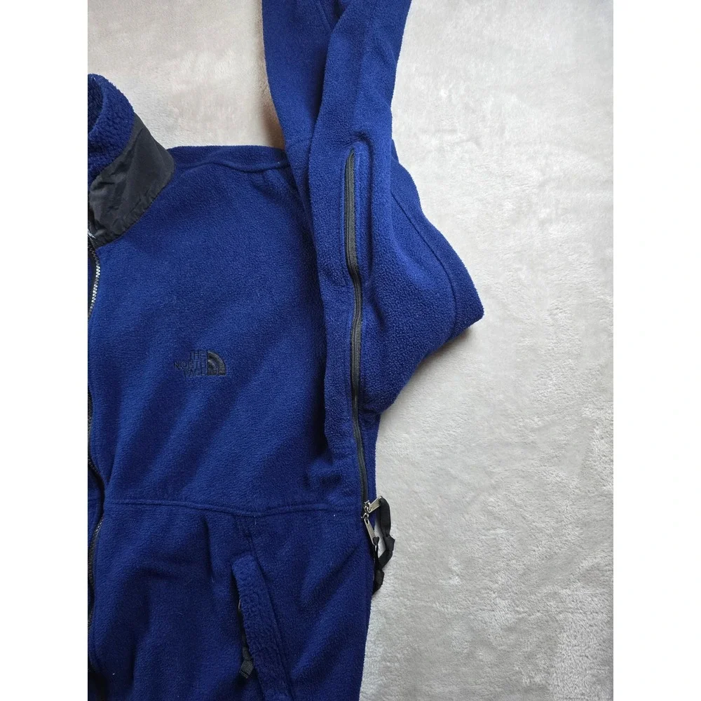 The North Face size tag