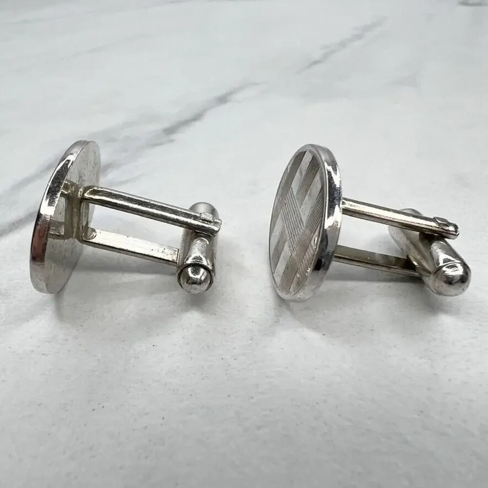 Unbranded silver tone