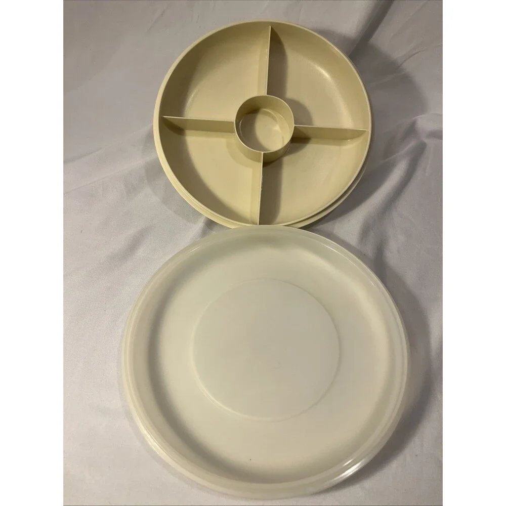 Tupperware vintage compartment