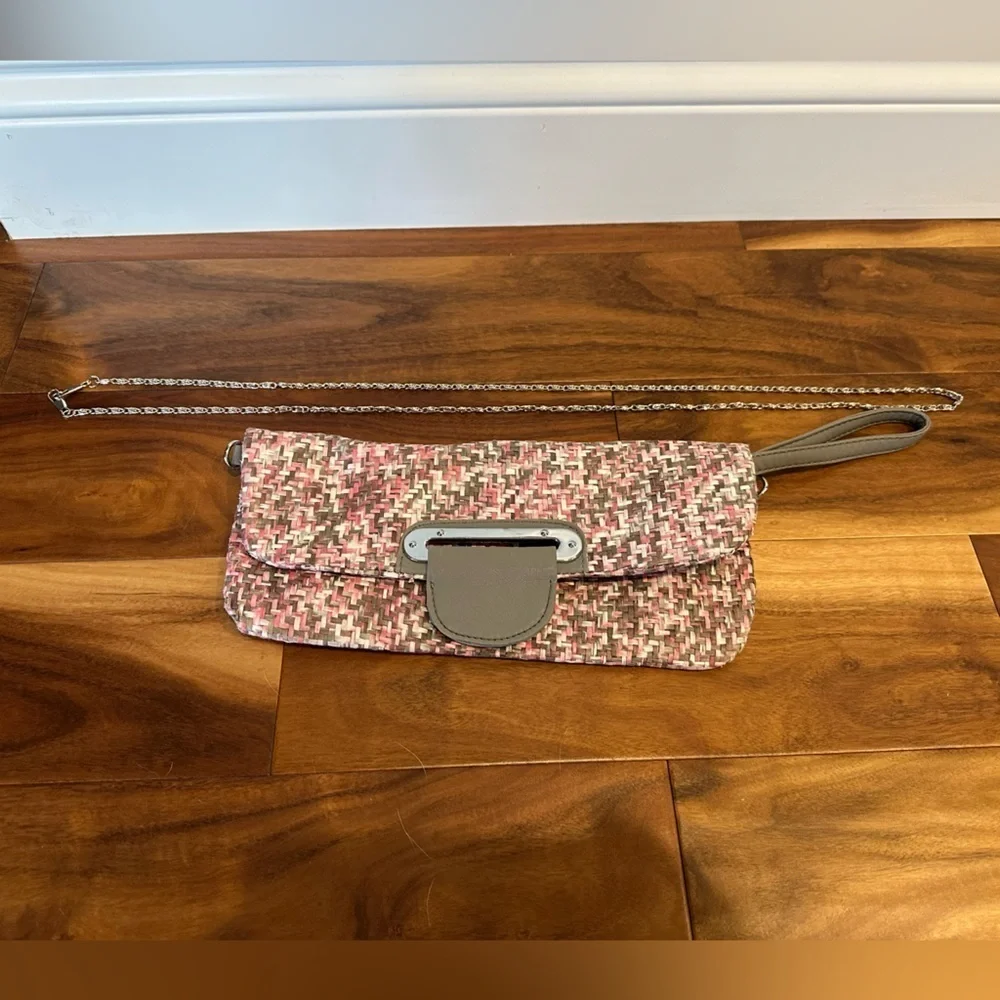N/A pink grey