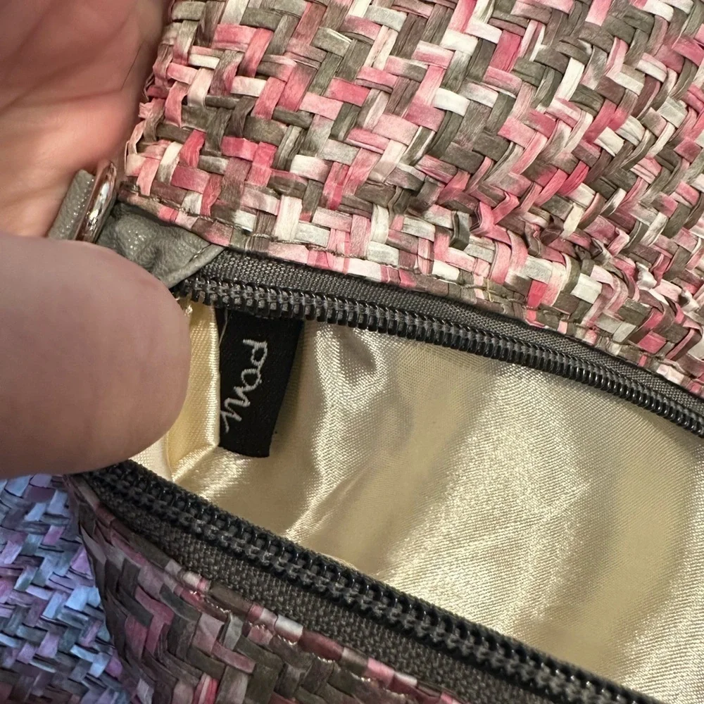 N/A pink grey