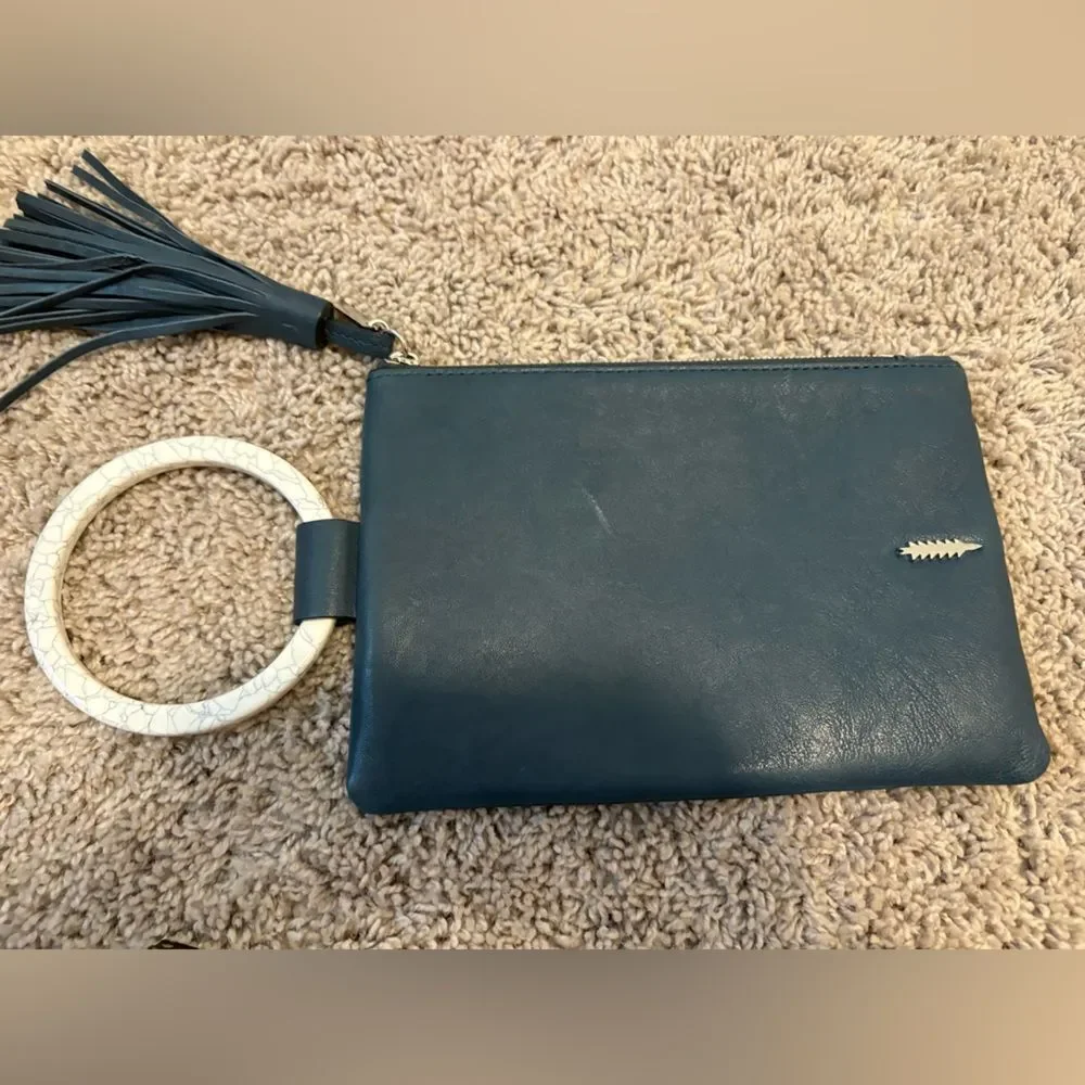Thacker teal wristlet