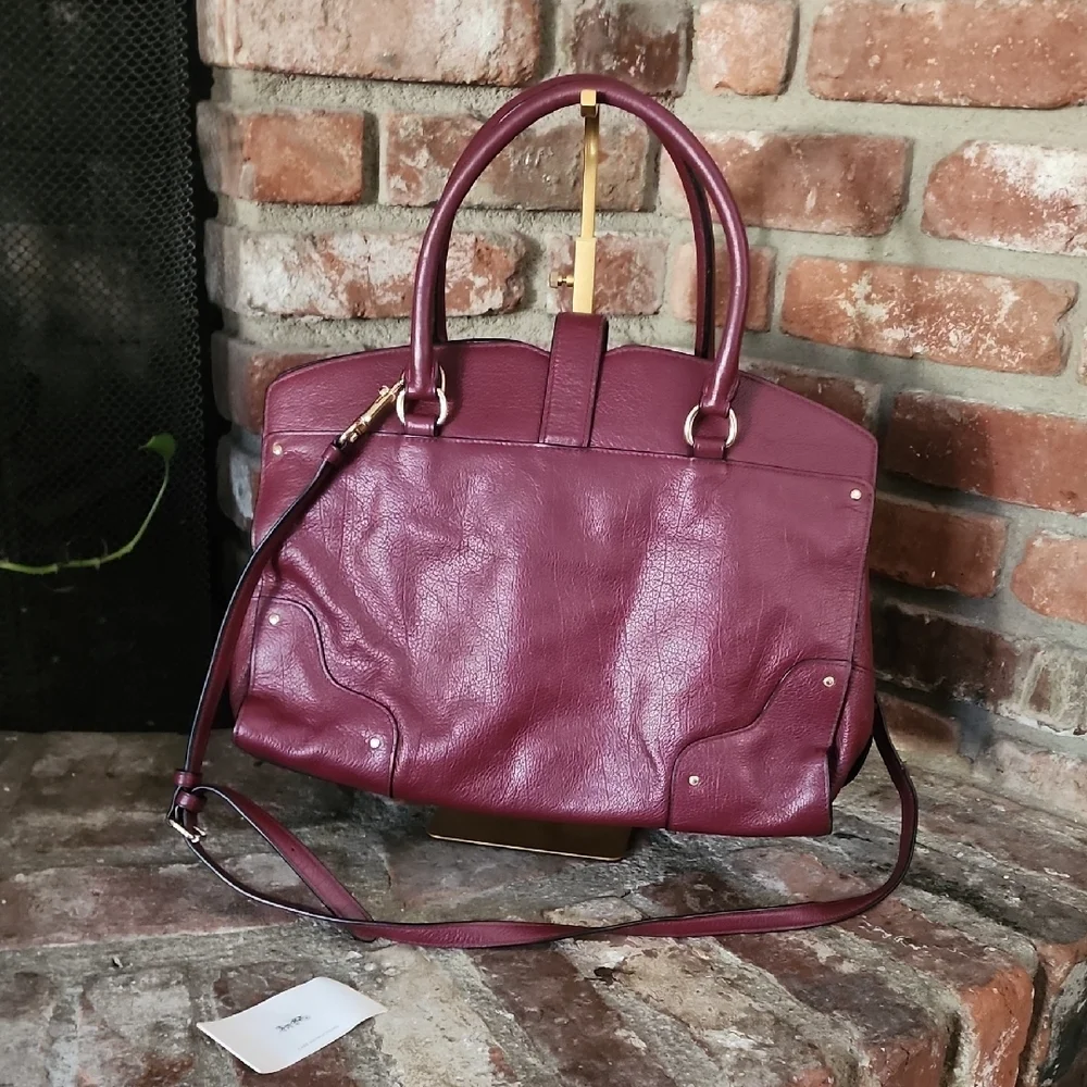 Coach authentic pebbled