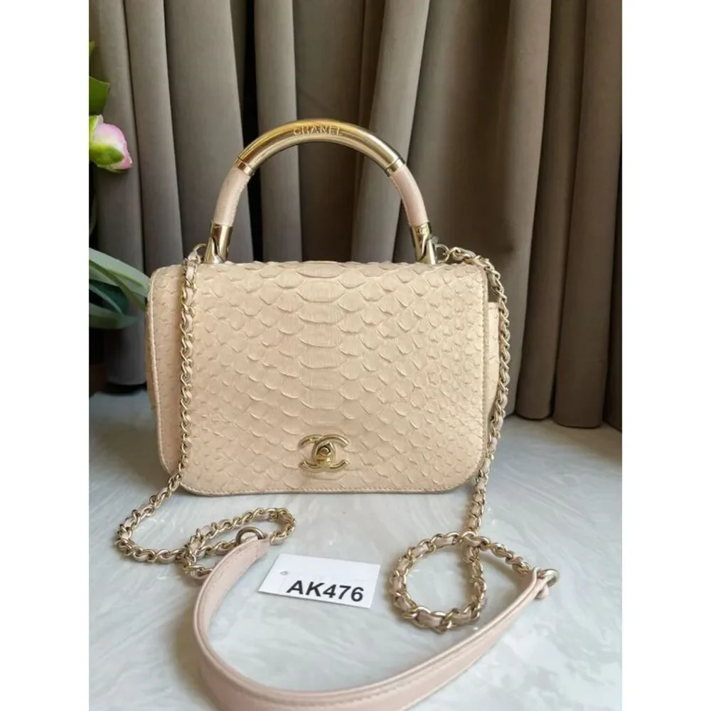 CHANEL brand color