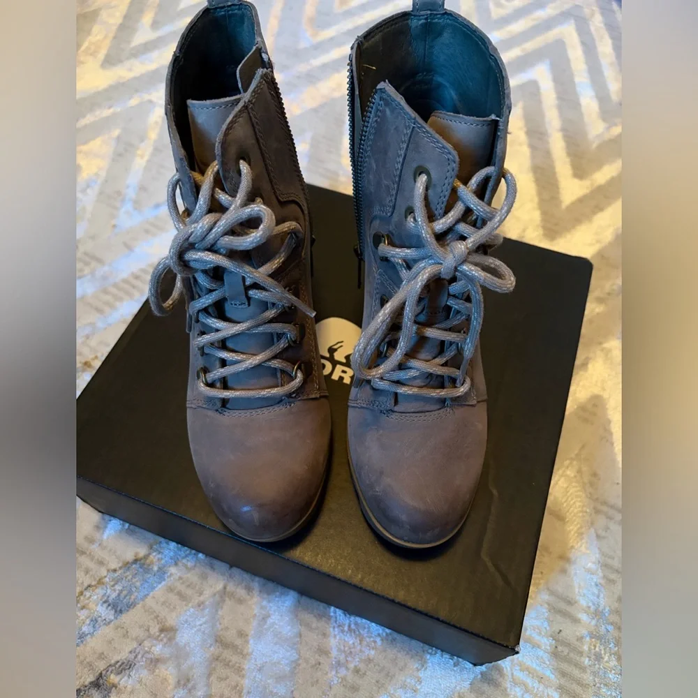 Sorel Joan Uptown Lace-Up Wedge Ankle Boots 7.5 Like New