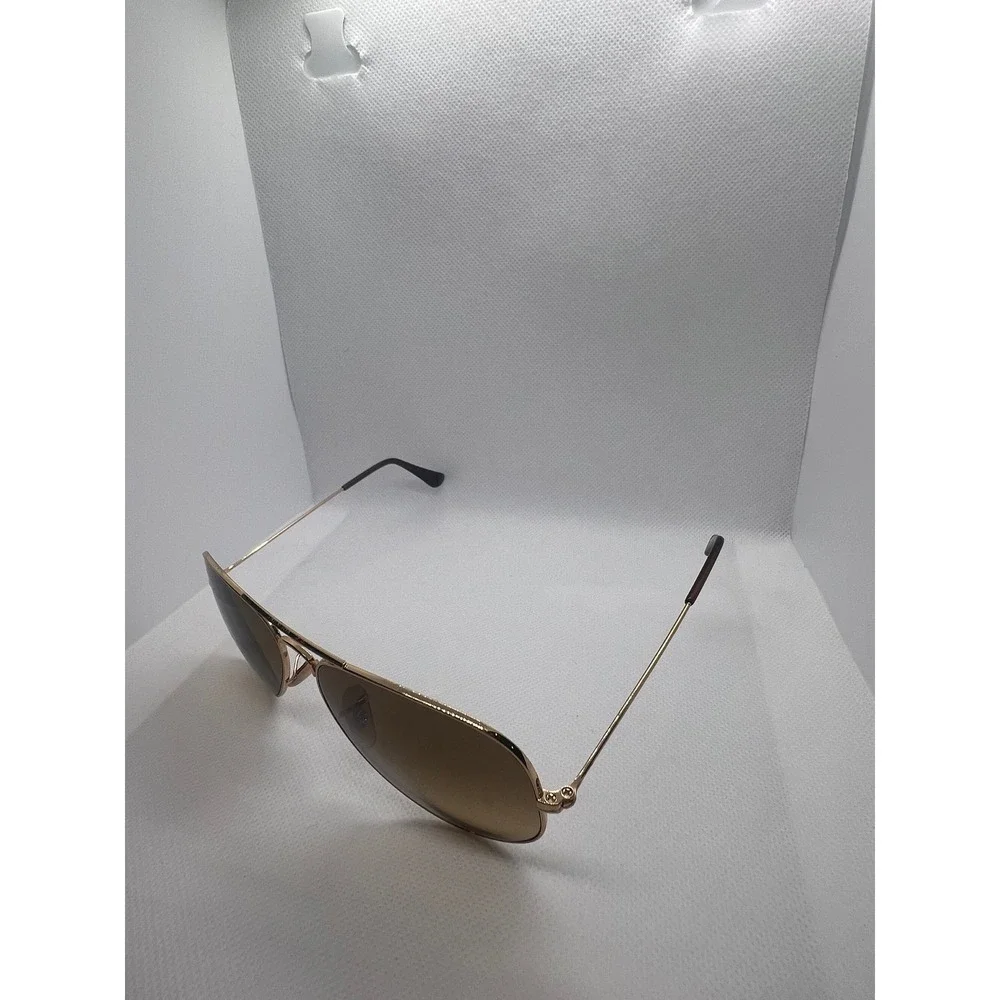 Ray-Ban classic aviator
