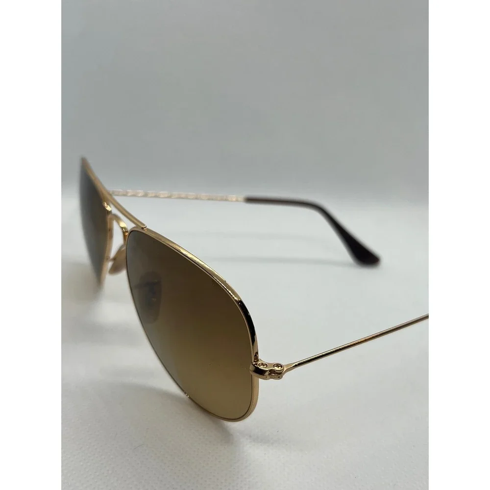 Ray-Ban classic aviator