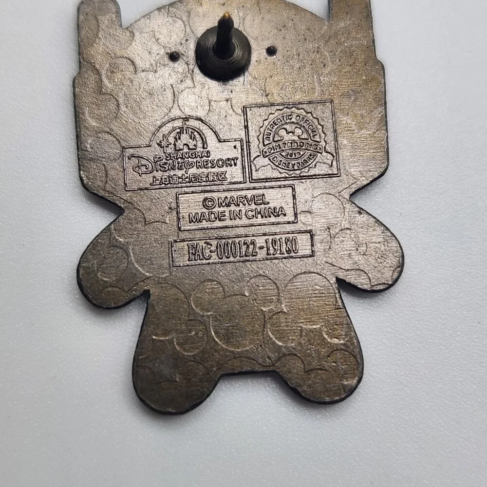 Disney pin marvel