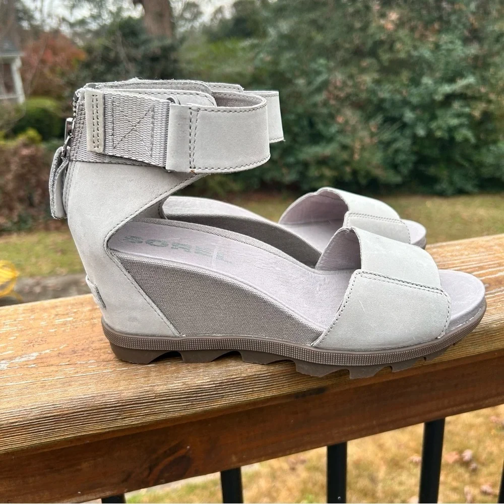 Sorel Joanie II Ankle Strap wedge sandal in dove gray leather