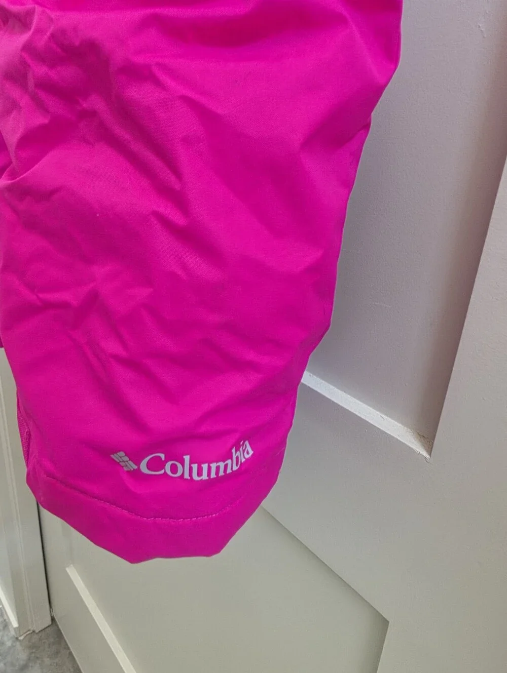 N/A has cuff bib