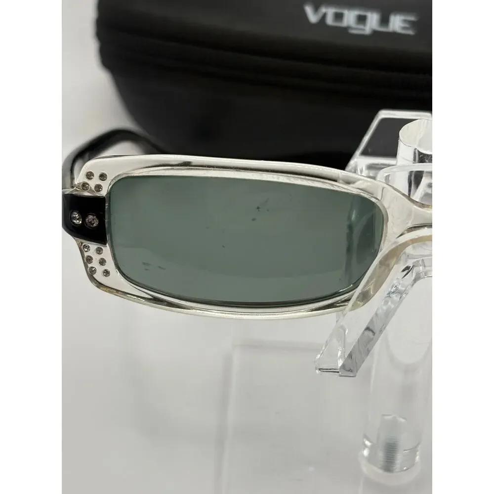 Vogue shipped pre advantage