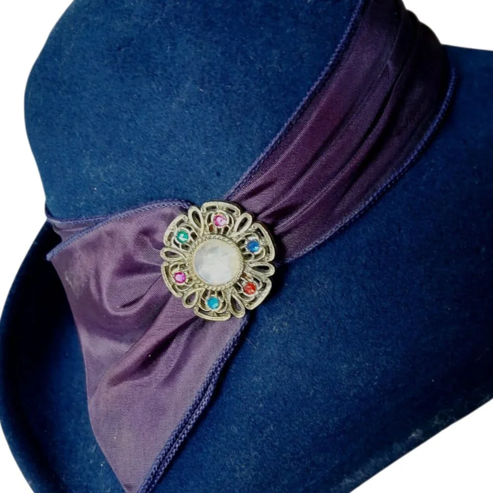 1960-70s WPL5923 100% Wool Dark Blue-Purple Ribbon Rhinestone Brooch Hat