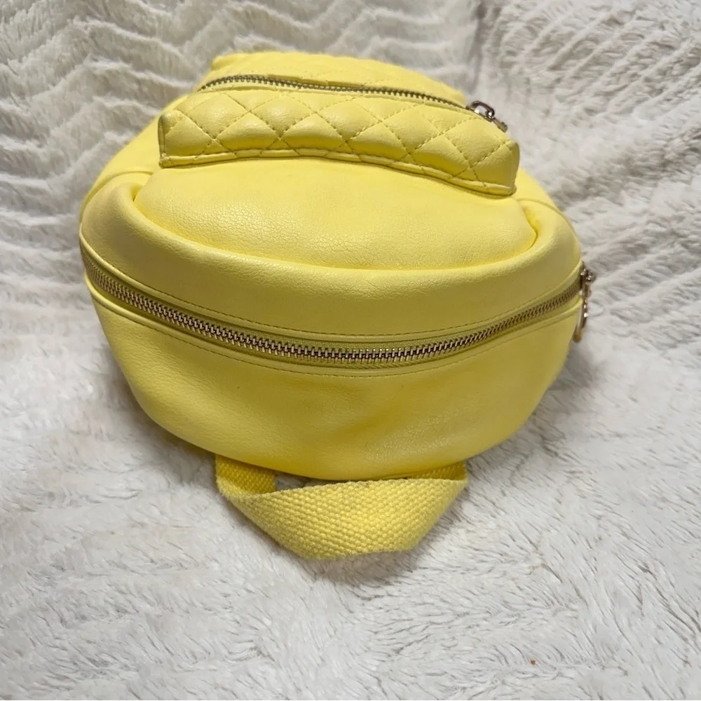 Art class brand, super cute lemon yellow vegan backpack