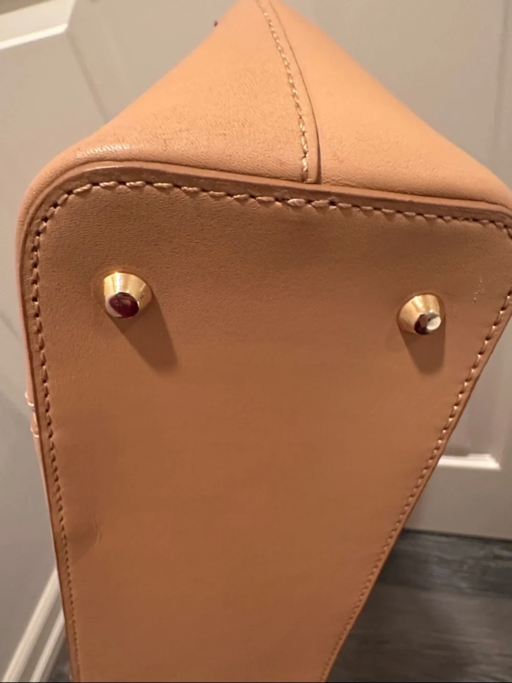 Burberry classic leather