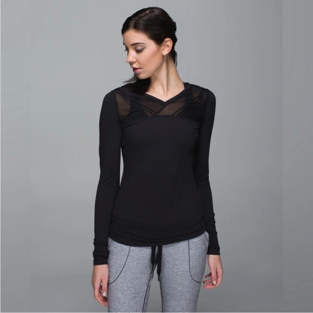 Lululemon Just Breathe Long Sleeve Mesh Top Workout Athletic  Black Size 4.