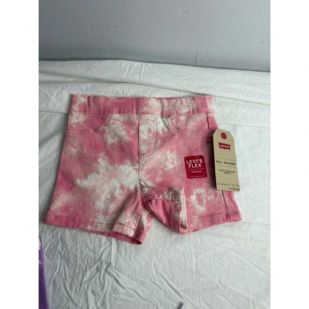 Levis brighten any