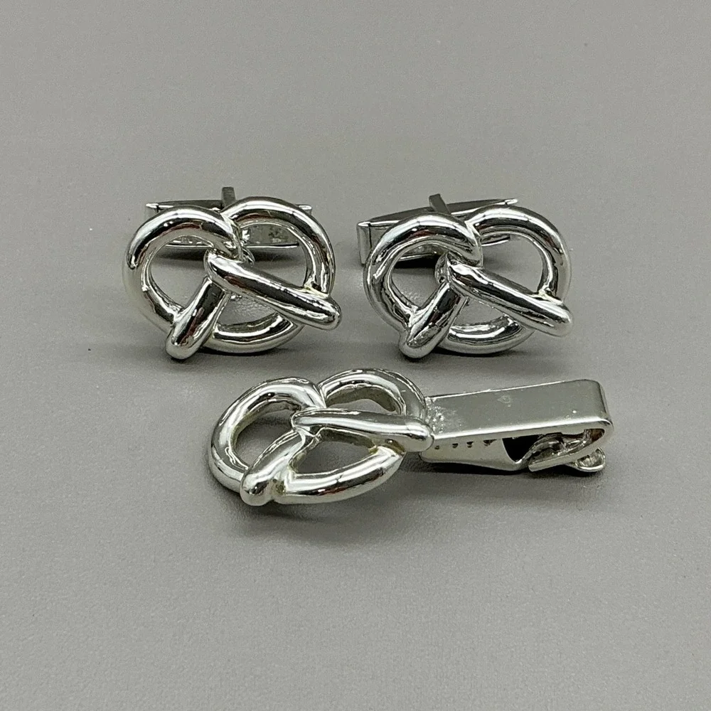 Pretzel Cufflinks Tie Clip Set Silver Tone Men's Novelty Oktoberfest Vintage
