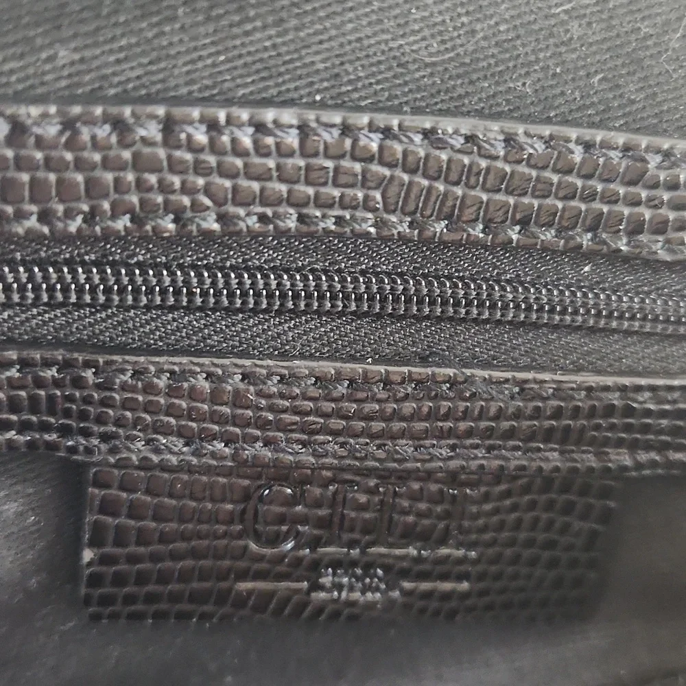 G.I.L.I Camo Leather Crossbody Bag. Size 9x6