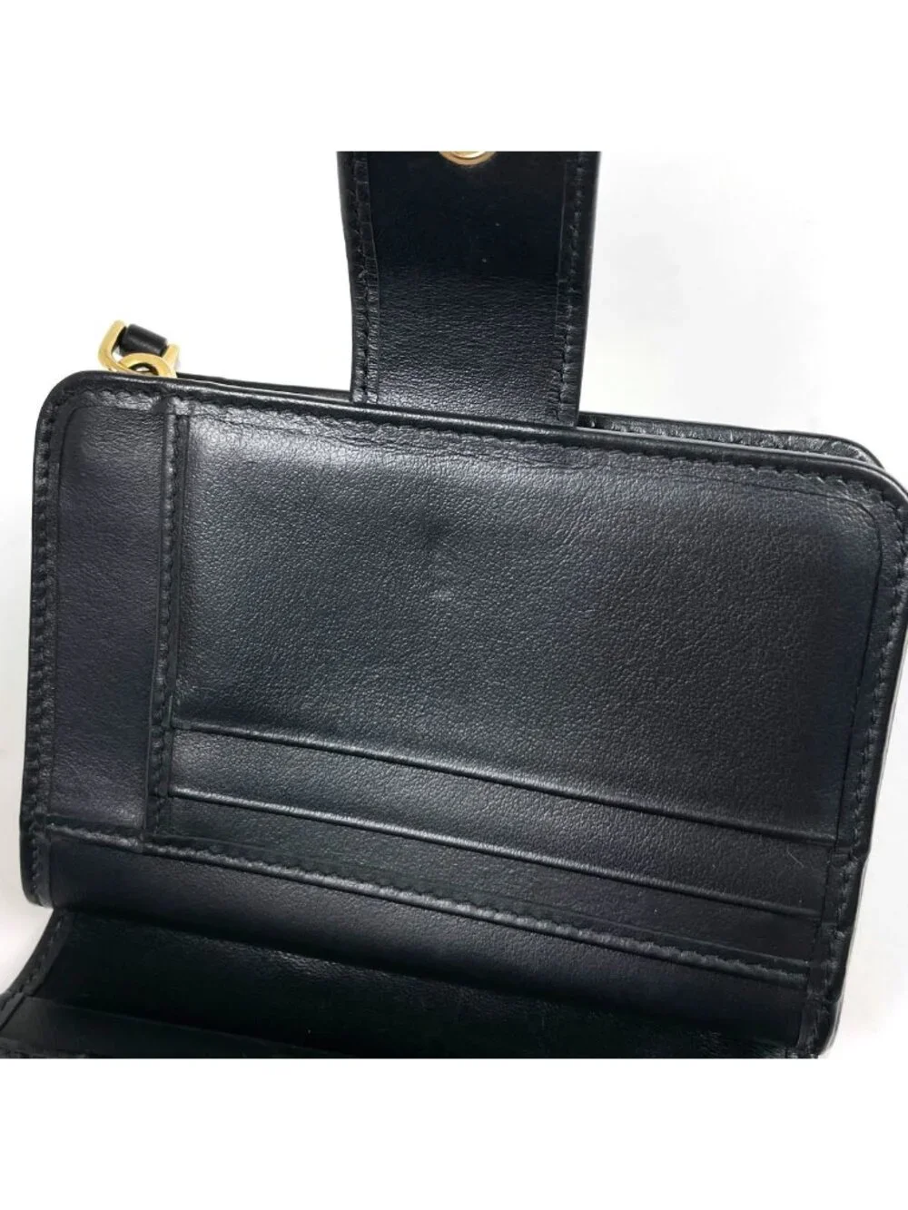 Prada this authentic