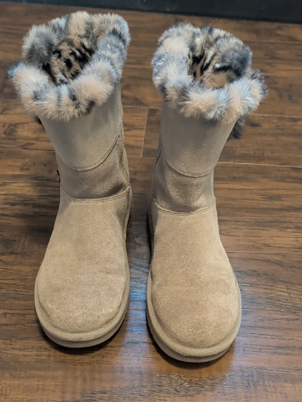 Koolaburra cozy tan