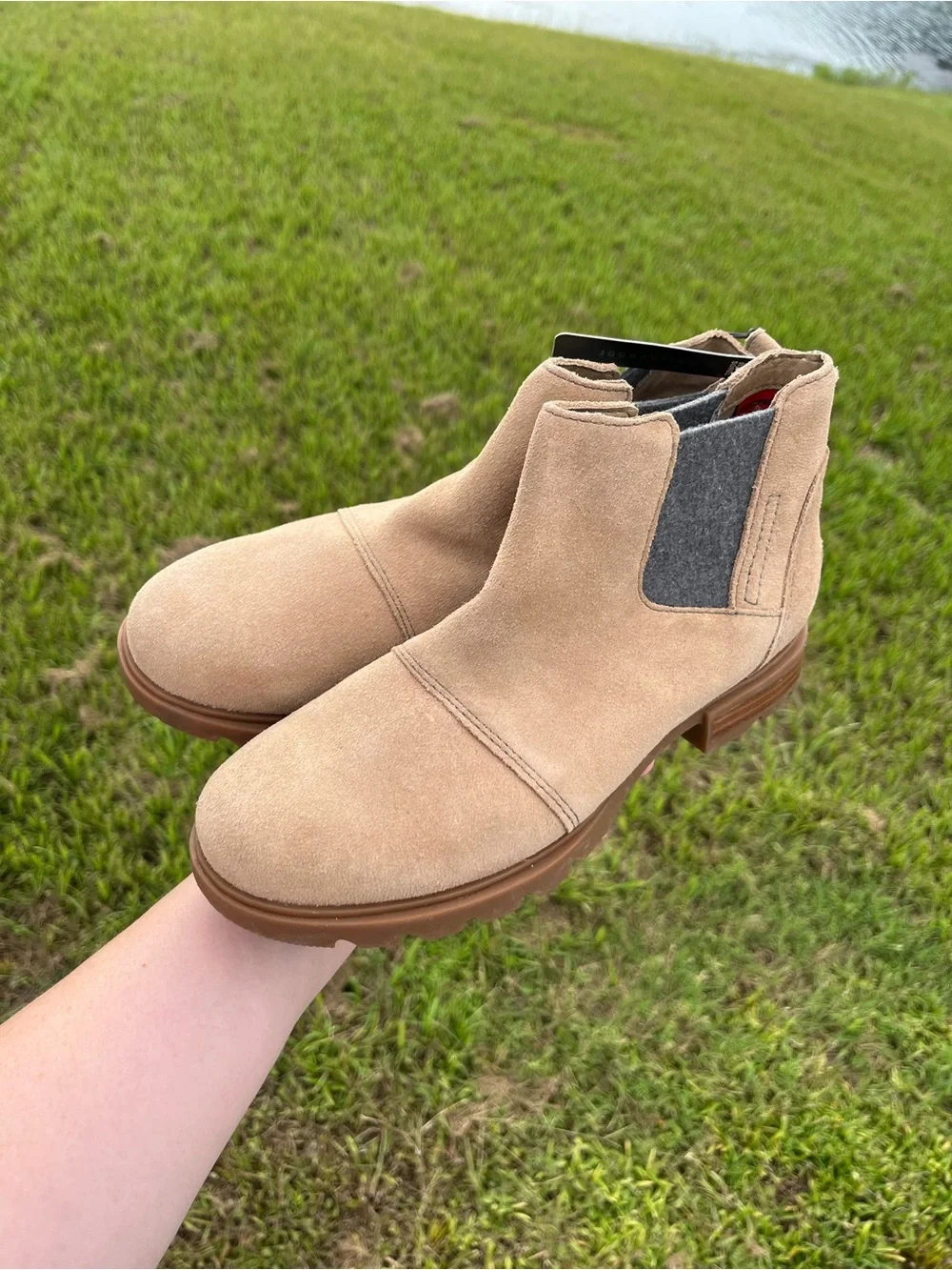NWT Sorel Emelie III Waterproof Chelsea Boots Tan Suede Size 7