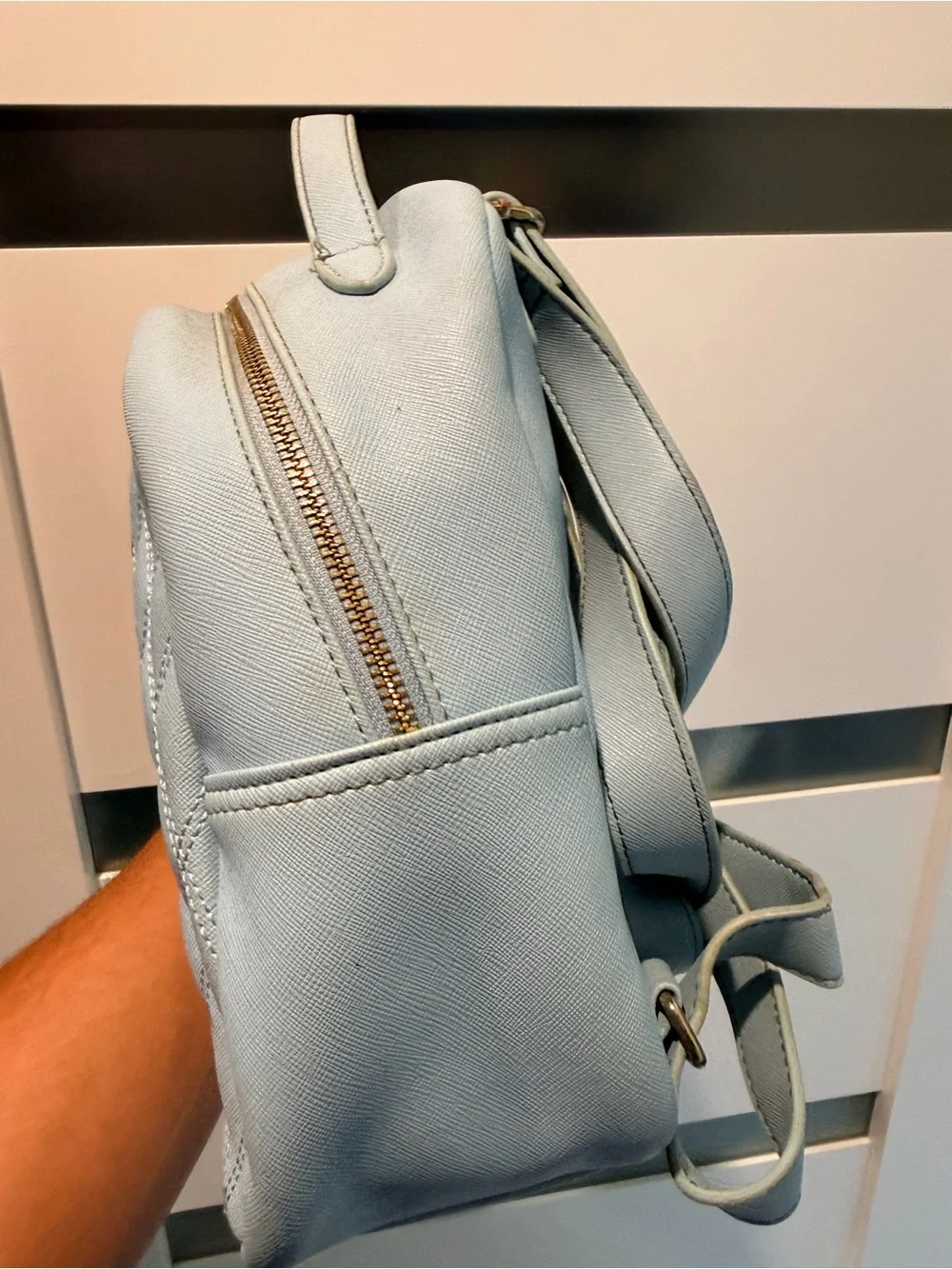Loungefly comfort carry profile