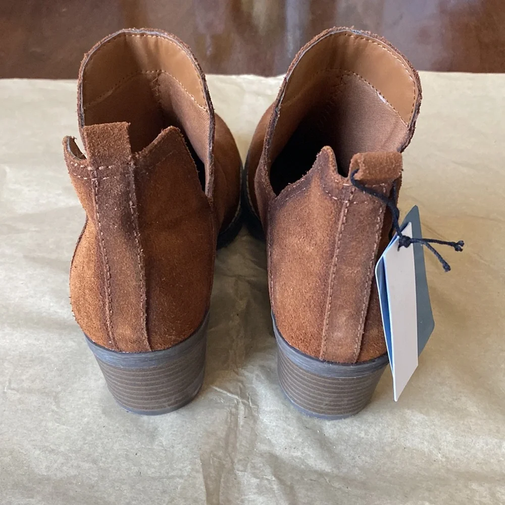 05:08 Sonoma Leather Ankle Boots