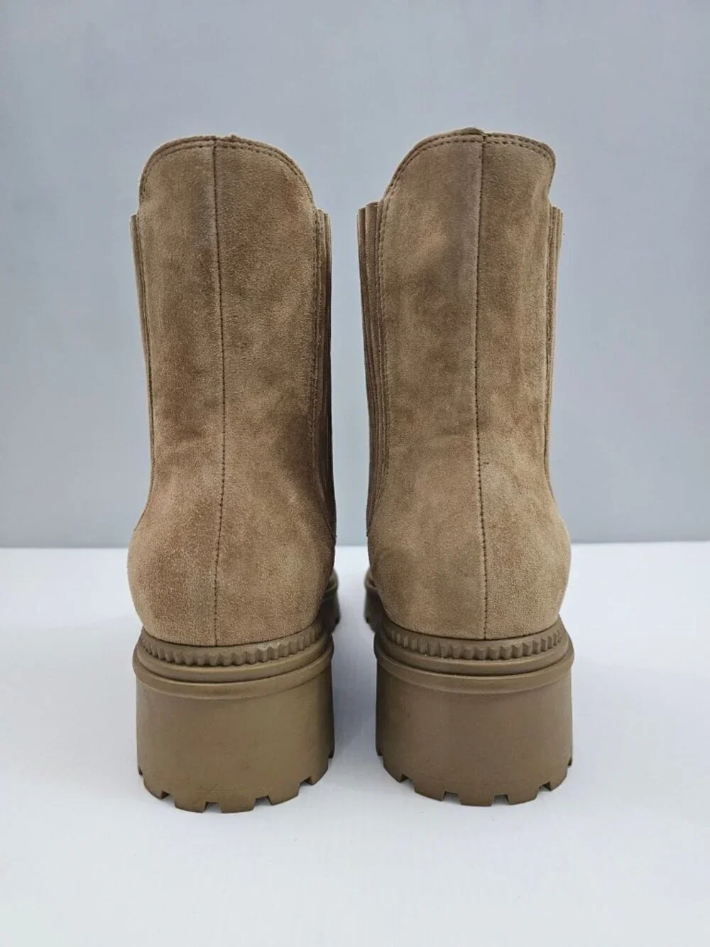 Marc Fisher LTD Hadria Chelsea Ankle Boot Natural Tan Suede Cap Toe Womens 9