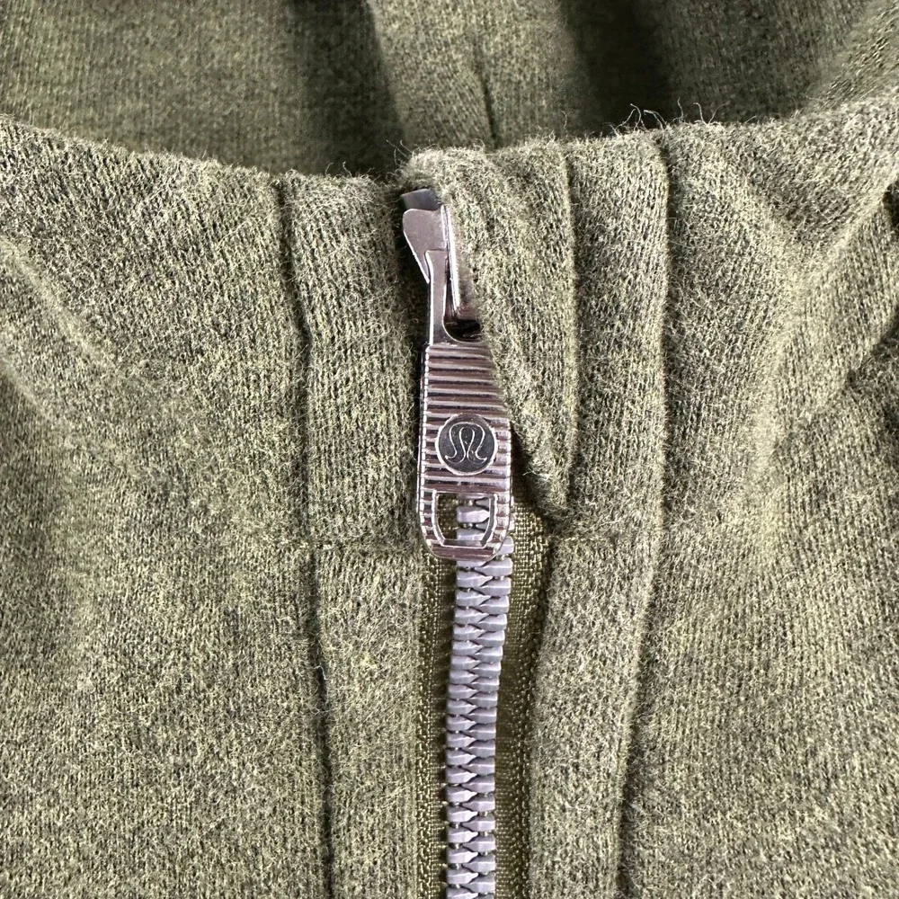 lululemon athletica pre owned