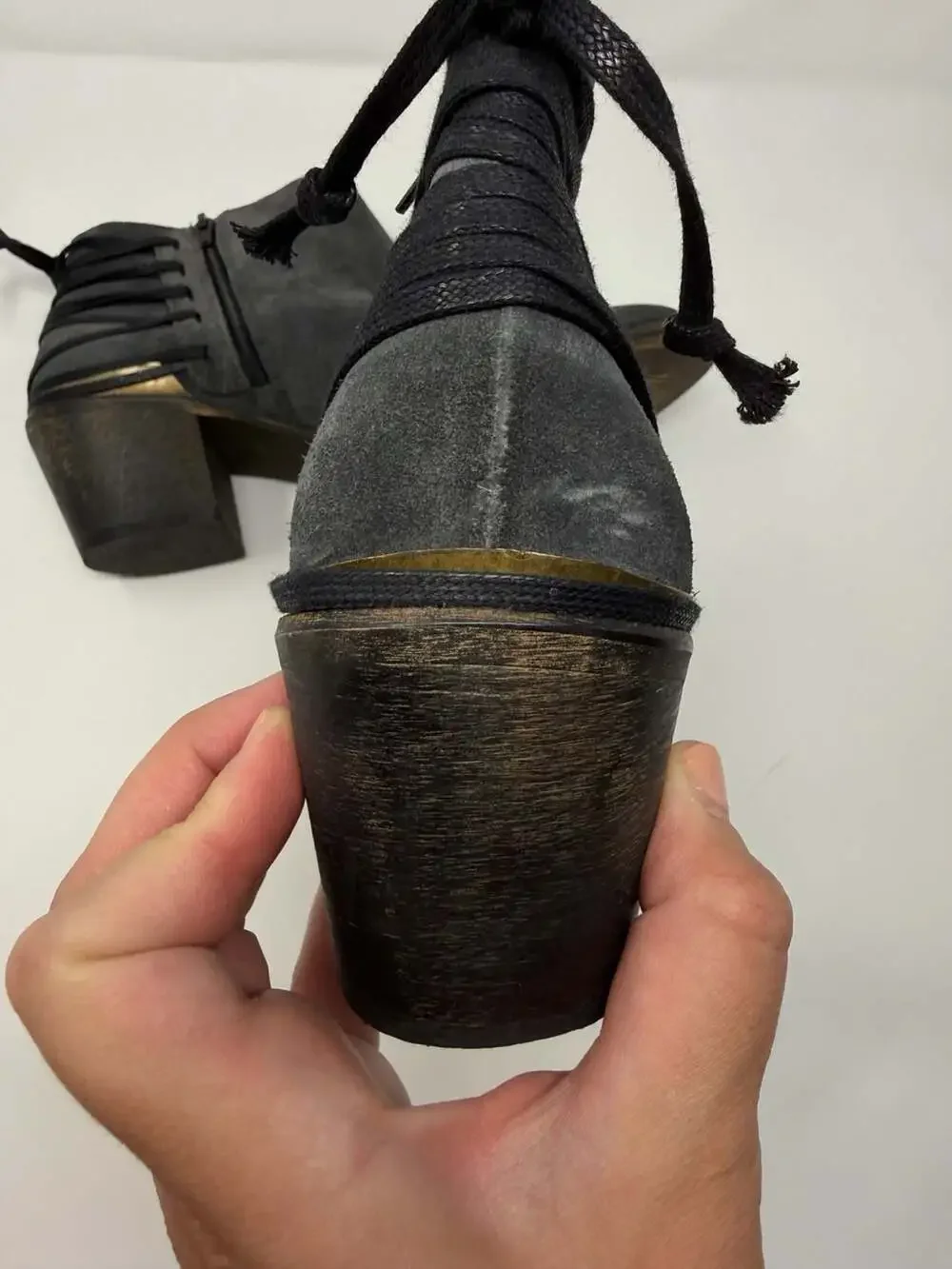 Klub Nico grey Weathered Suede Stacked Heel Booties tie back sz 10