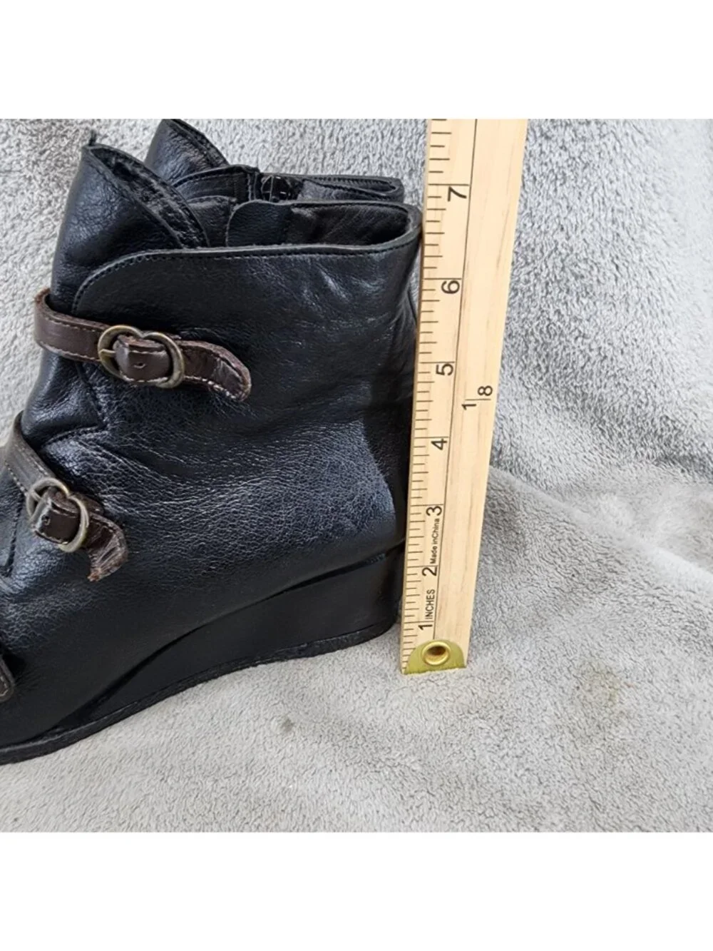 Eric Michael Shoes Womens SIze 8.5 Lena Black Leather Wedge Ankle Boots *Read*