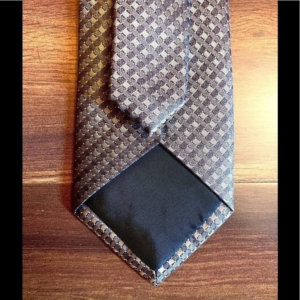Kenneth Cole Reaction pre owned