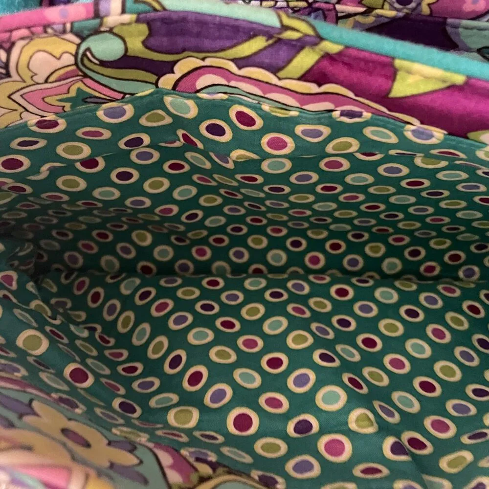 Vera Bradley main compartments